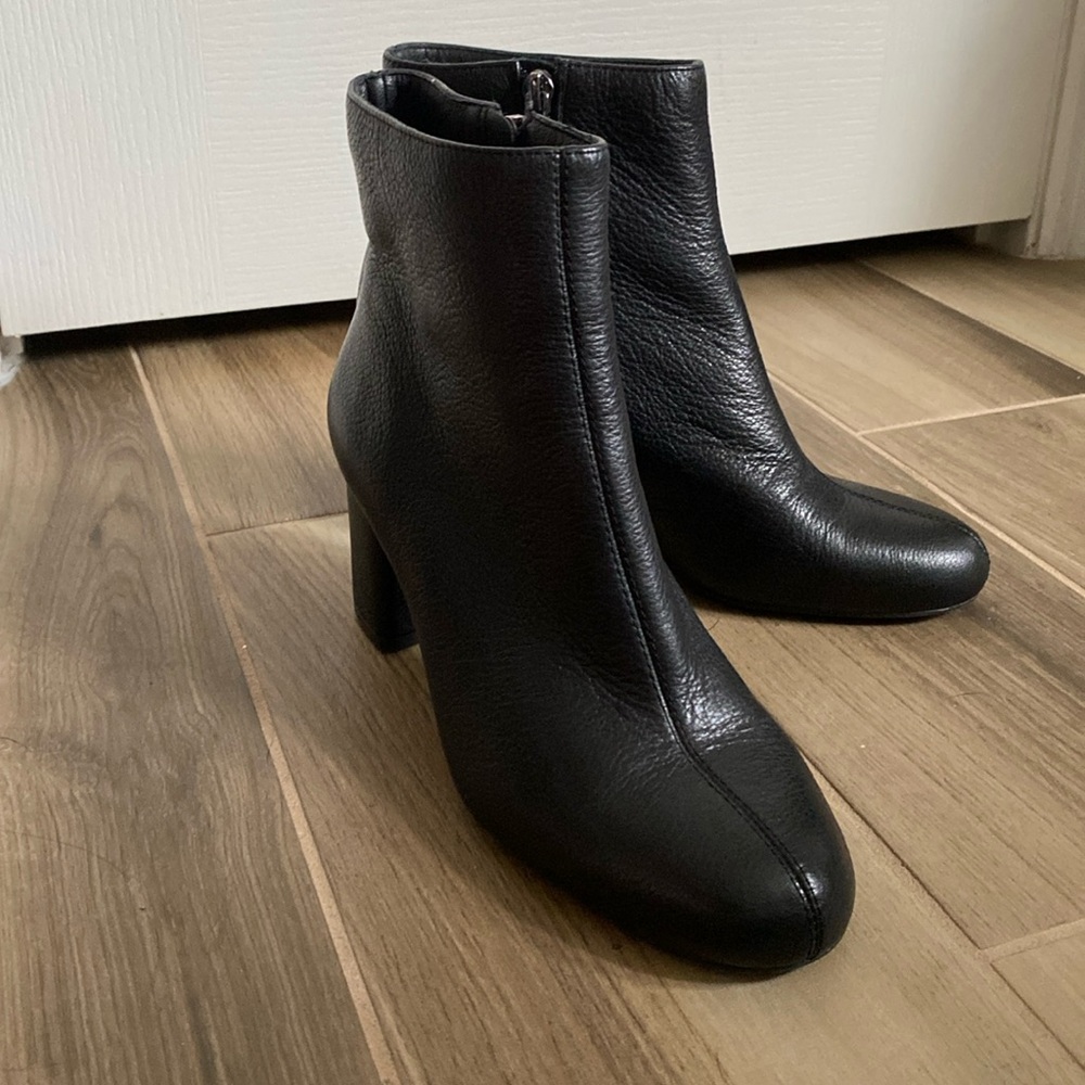 Jessica Simpson Ruella Chelsea Chic Black Ankle
Boots Size 7.5